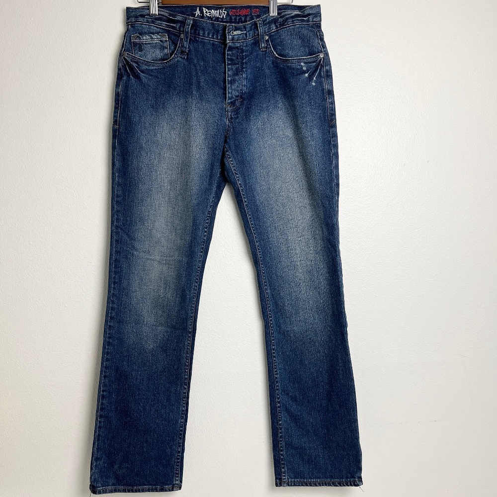 A Reynolds Wilshire Fit Straight Leg 32